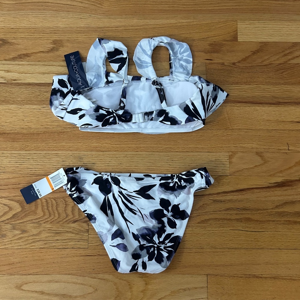 Two piece swimsuit - Picture 2 of 3